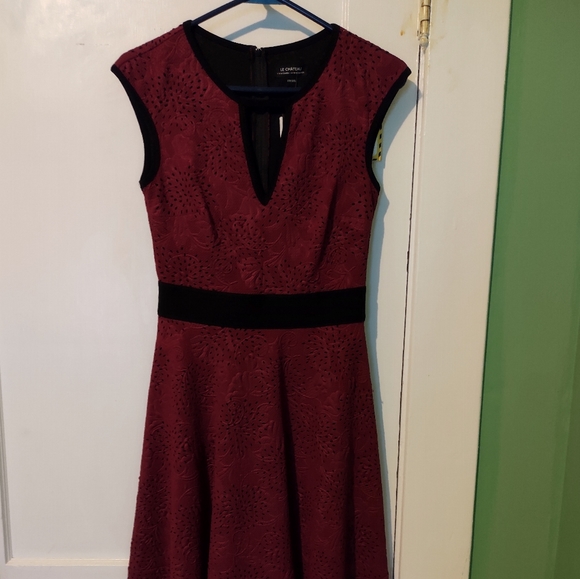 NWT Le Chateau laser cut dress - Picture 2 of 8